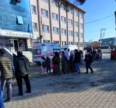 Aydın'da 37 Öğrenci Gıda Zehirlenmesi Şüphesiyle Hastanede!