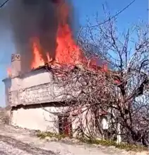 Aydın Karpuzlu'da Boş Ev Yandı