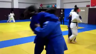 16 Yaşındaki Işıl Sinem Aydın Olimpiyat Yolunda!