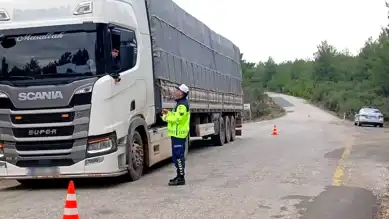Karacasu'da Ağır Vasıta Denetimi ve Trafik Bilgilendirmesi