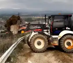Karacasu'da Trafik Güvenliği İçin Yol Çalışmaları