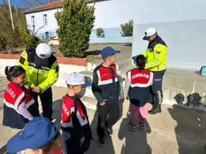 İlkokul Öğrencileri Tohum Kalemlerle Doğanın Parçası Oldu