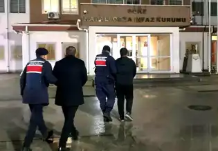 Kuşadası'nda Göçmen Kaçakçıları Yakalandı