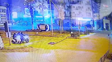 Kuşadası'nda Takla Atan Araç: Sürücü Yaralı
