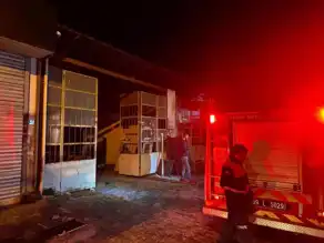 Kuşadası Sanayi Sitesi'nde Yangın: 2 Yaralı