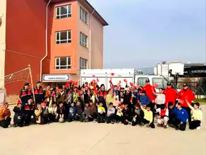 Kuyucak'ta Öğrencilere Deprem Eğitimi ve Tatbikatı