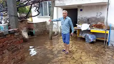 Nazilli'de Sağanak Felaketi: Aile Su Baskınında Mahsur Kaldı