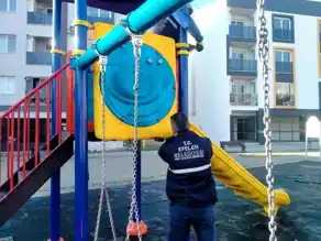 Aydın'da Çocuk Parkı Kaydırağı Yakıldı, Şüpheliler Yakalandı