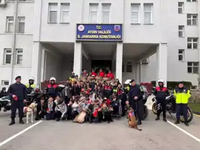 Öğrenciler İl Jandarma Komutanlığı'nı Ziyaret Etti