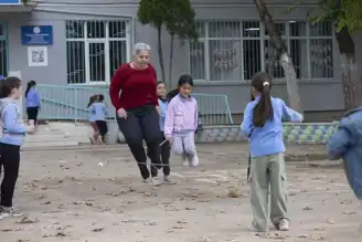 Öğretmen, Kanseri Yendi, Okuluna Döndü