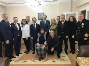 Vali, Şehit Öğretmenin Annesini Ziyaret Etti