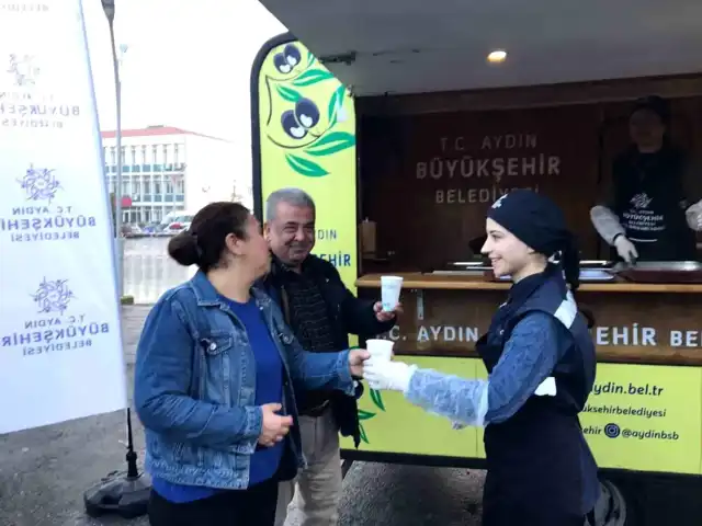 Belediye, Kışın Sıcak Çorbayla Vatandaşı Isıtıyor