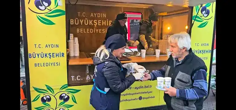 Aydın'dan Pazarcıya Sıcak Çorba