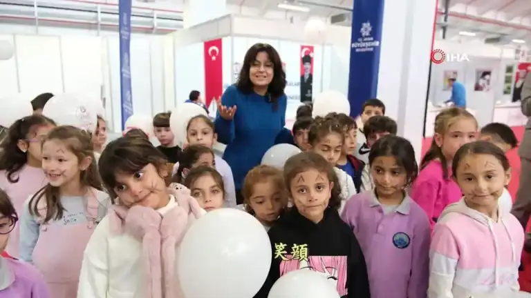 Büyük İlgi Gören Kitap Fuarı