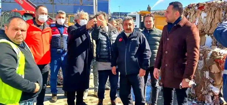 Kipaş Kağıt Fabrikası'nda Yangın! Ekipler Müdahale Ediyor