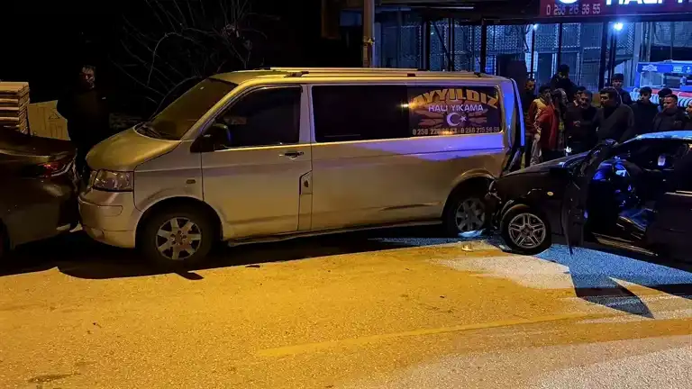 Aydın Efeler'de Panelvan Kazası: 1 Yaralı