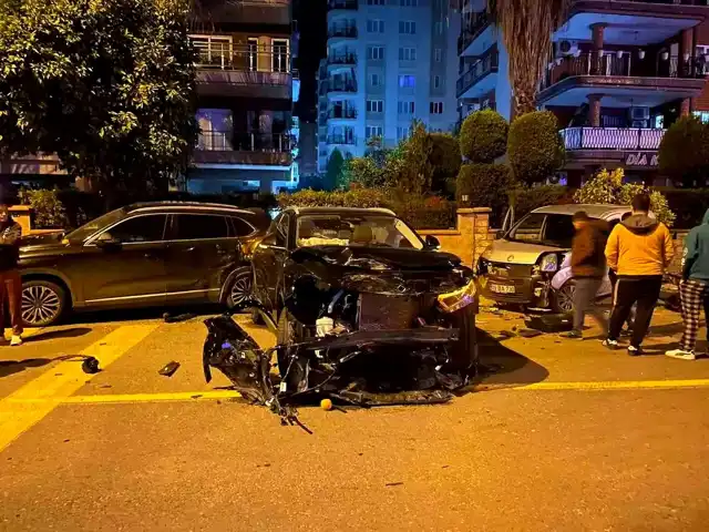 Aydın Efeler'de Zincirleme Kaza: Yaralanma Yok!