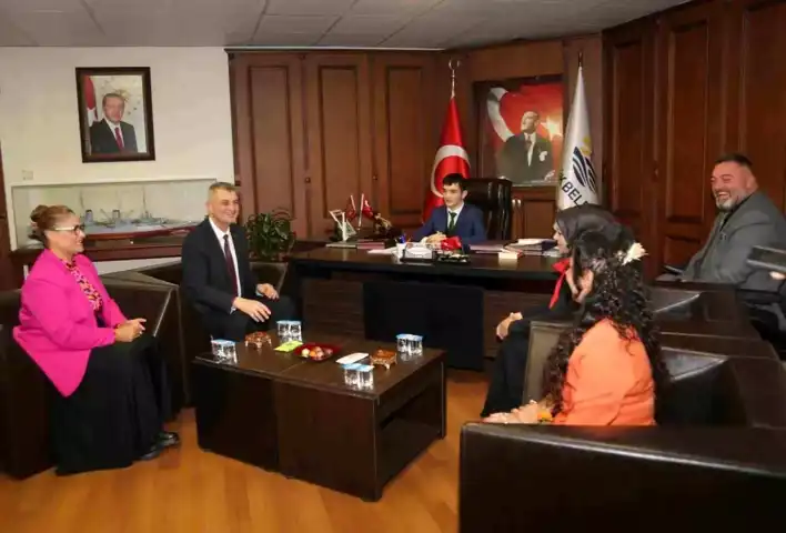 Belediye Başkanlığı Bir Günlüğüne Özel Bireye Devredildi