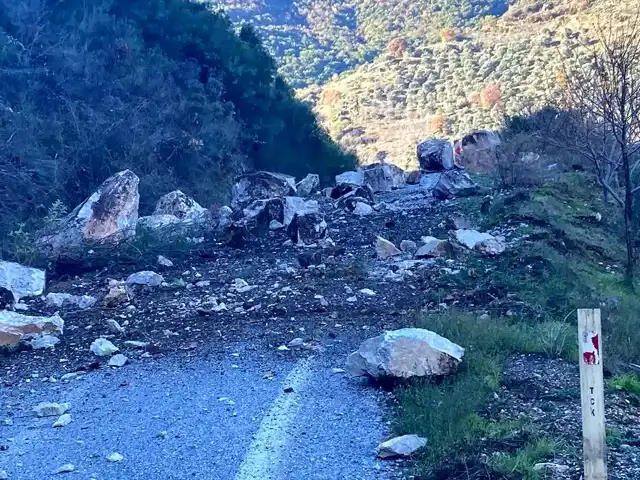 Ödemiş-Köşk Yolu Heyelanla Kapandı