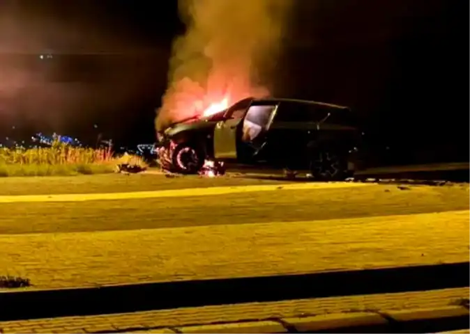 Didim-Söke Yolu'nda Kazalı Araç Yandı!