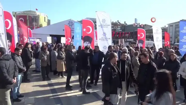 Şiddete Karşı Sanat: Kravat Değil, Çözüm Gerek!