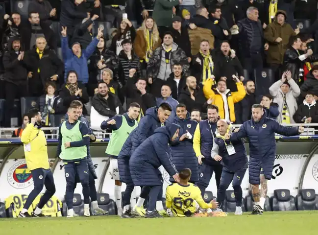 Fenerbahçe, Rakibini 3-1 Yendi, Puan Farkını Azalttı