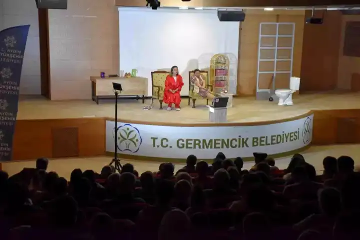 İlçe Tiyatrosu Büyük Başarı Yakaladı!