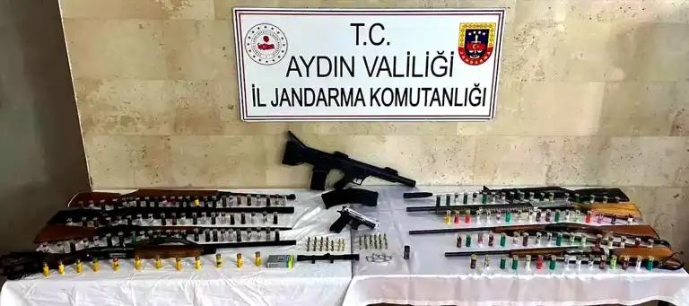 Germencik'te 10 Ruhsatsız Silah Ele Geçirildi