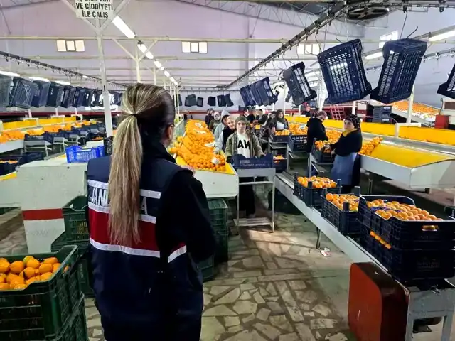 Aydın Jandarması Kadınlara Uyuşturucuyla Mücadele Eğitimi Verdi