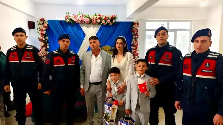 Foseptikten Kurtarılan Çocuk, Jandarmayla Sünnet Oldu