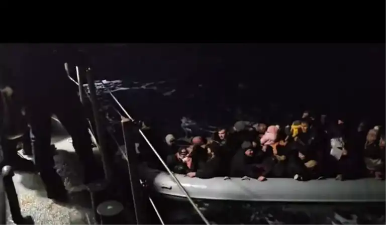 Ege'de Düzensiz Göçmen Operasyonu: 22 Kişi Yakalandı