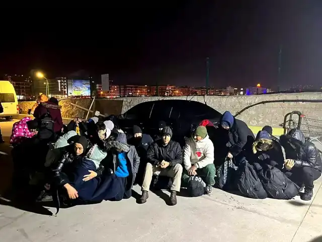 Kuşadası'nda 30 Kaçak Göçmen Yakalandı