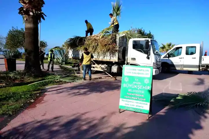 Kuşadası'nda Bahçeler Yenileniyor!