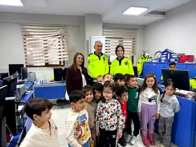 Minikler Trafik Güvenliğini Öğrendi