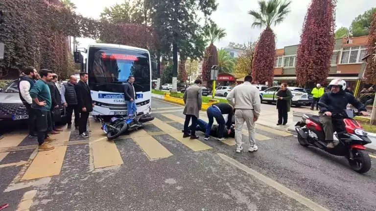 Motosikletli, Otobüsle Çarpıştı, Yaralandı!