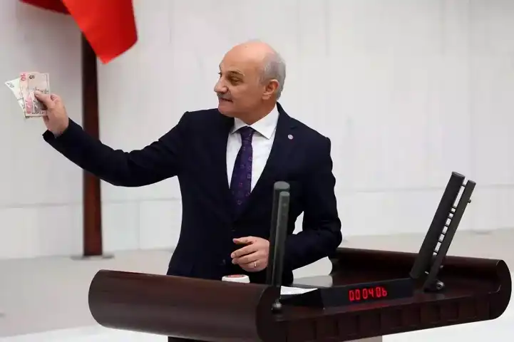 Saadet Partisi'nden Ekonomiye Sert Eleştiri