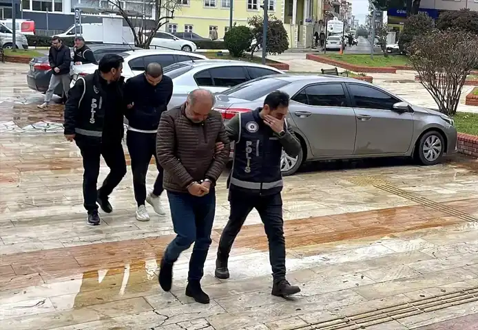 Sahte İçki Operasyonu: 1 Tutuklama, 9 Ton Alkol Ele Geçirildi