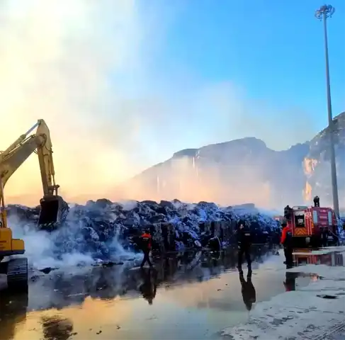 Söke Kipaş Kağıt Fabrikası'ndaki Yangın Kontrol Altında