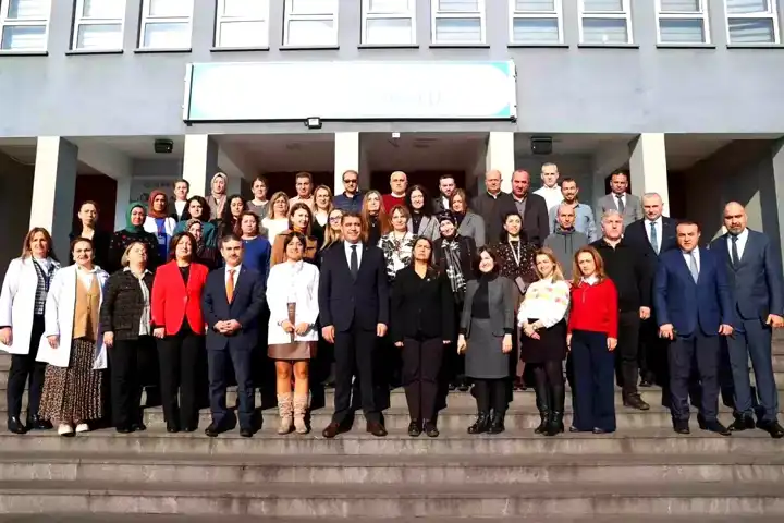 Vali Aslan, Öğrencinin Davetine Uyardı!